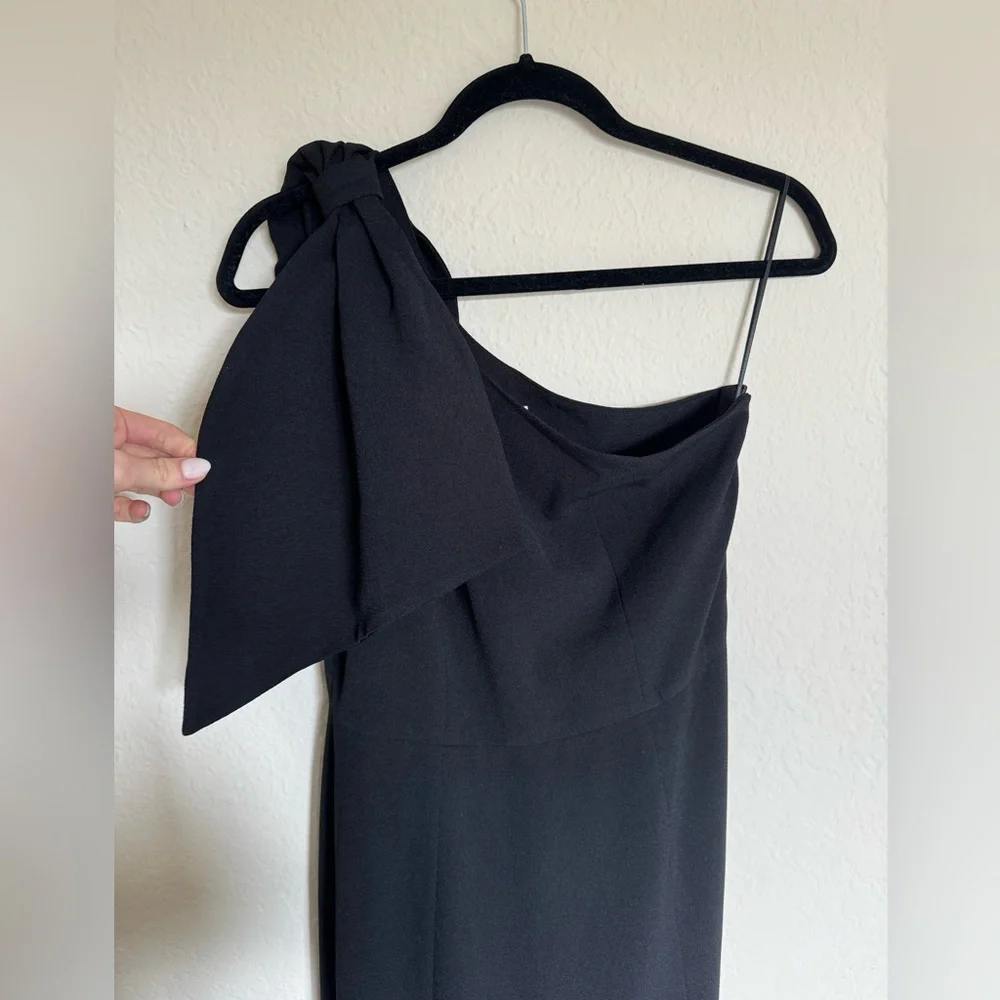 Dress the Population Black One-Shoulder Maxi Dress - Picture 3 of 11